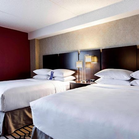 Delta Hotels By Marriott Фарго Екстериор снимка