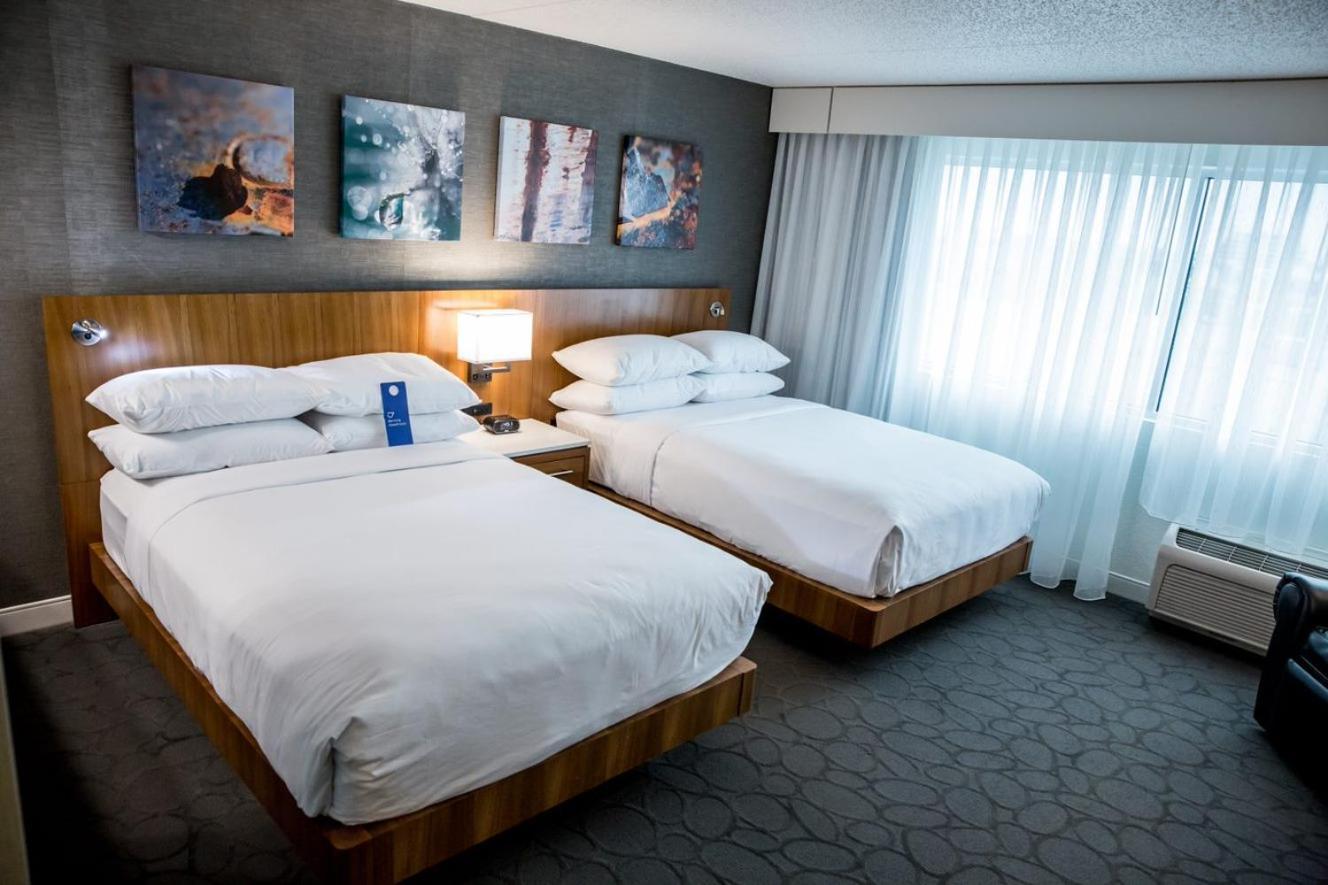 Delta Hotels By Marriott Фарго Екстериор снимка