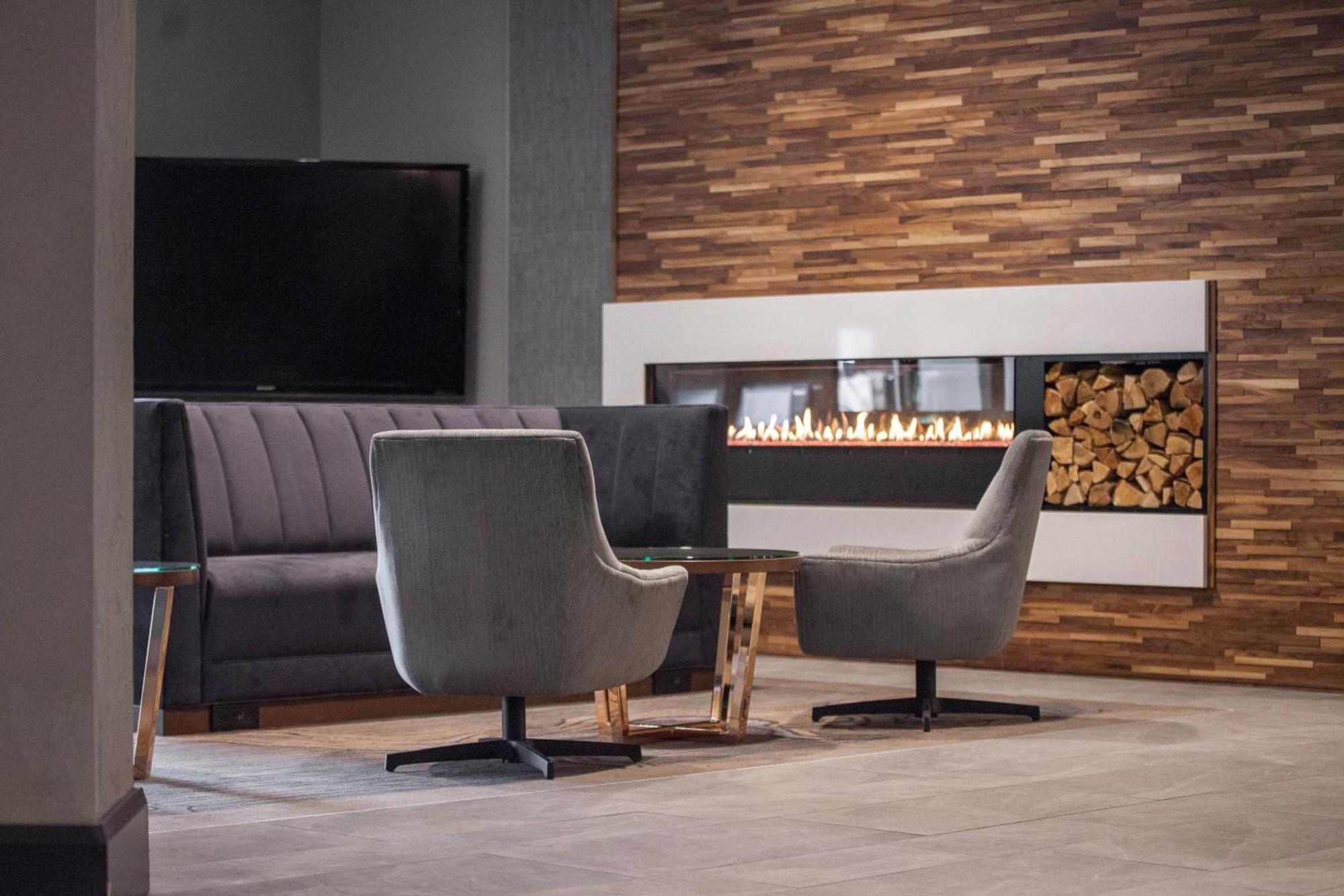 Delta Hotels By Marriott Фарго Екстериор снимка
