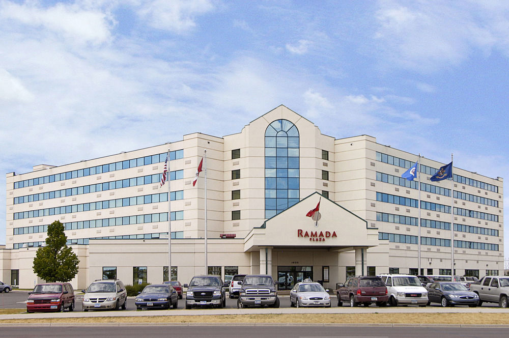 Delta Hotels By Marriott Фарго Екстериор снимка